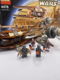 Lego Geonosian Fighter (4478) 100% Complete W/ All Figures. Excellent W/ Manual.
