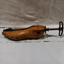 Vintage Wooden Shoe Stretcher UNITED  WOOD  8 3/4 INCH