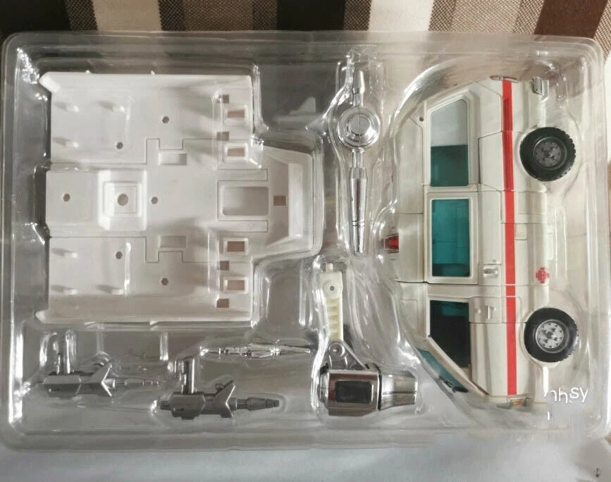 Takara Tomy Transformers Ratchet Masterpiece MP30 6" Robot Action Figure New - Image 3 of 4