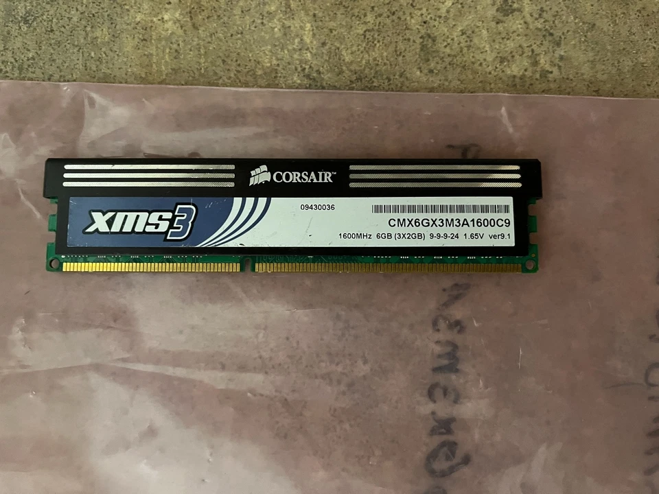 CORSAIR XMS3 DDR3 6GB (3X2GB) 1600MHZ CMX6GX3M3A1600C9 F3-1(12) - Image 2 of 4