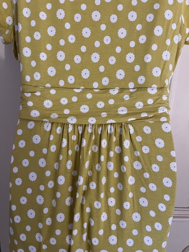 Boden size 16R yellow viscose jersey wrap style knee length dress, white floral - Picture 13 of 15