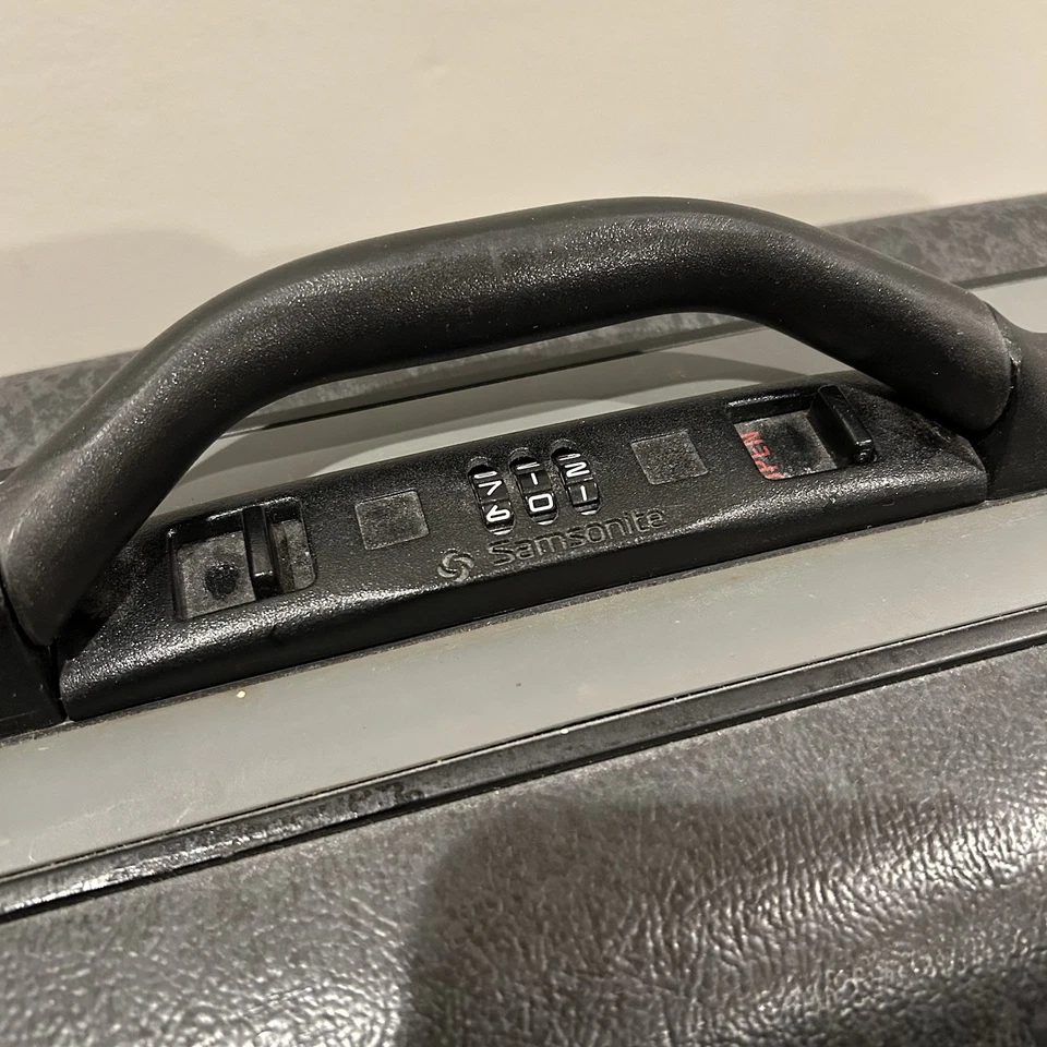 VTG Samsonite Gray Hard Shell Combo Locking Trolley Suitcase Retractable Pull - Image 3 of 4