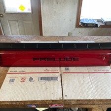 90-91 Prelude Garnish Rear Center Finish Panel Reflector Bezel Tail Light Trim