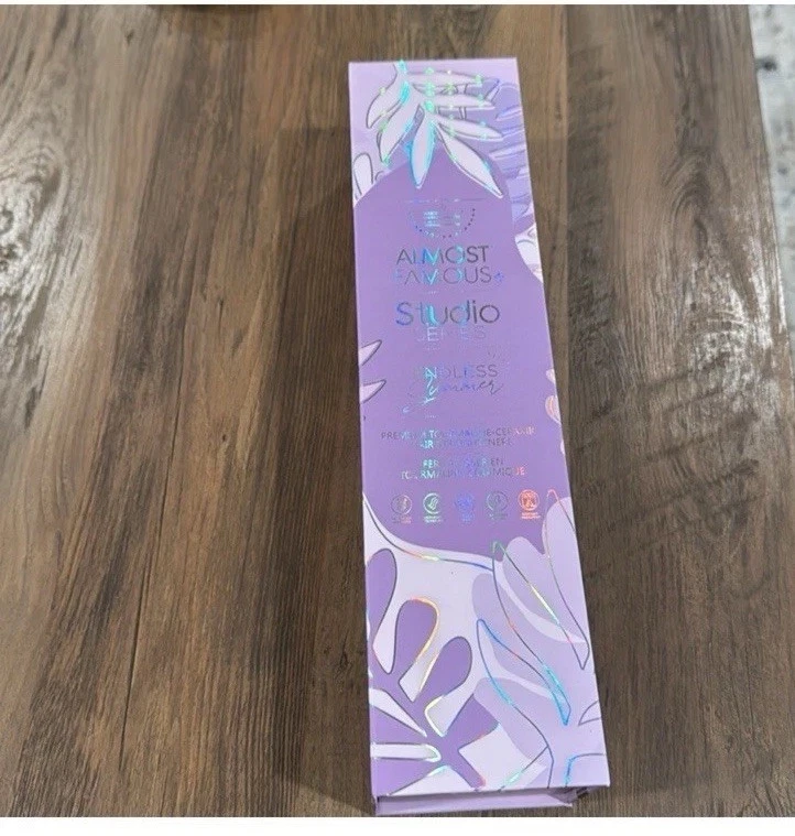 Almost Famous Lavender Straightener Foto 3 de 4