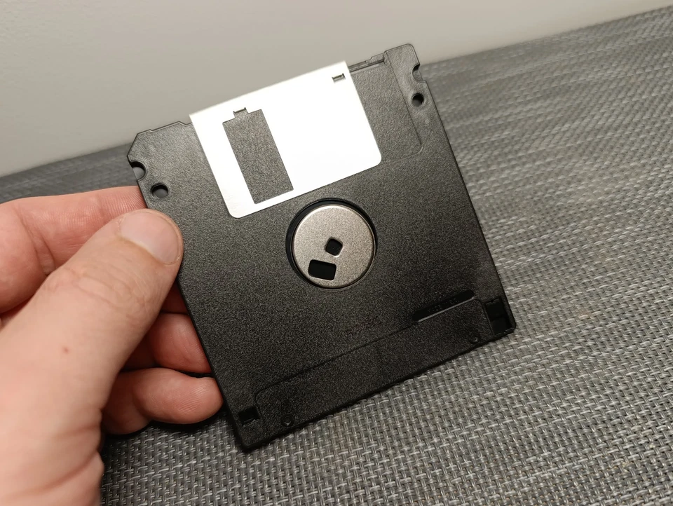 Microsoft Windows 98 Boot Disk 1.44MB Floppy X04-80322 1981-1998  LA7400 - Image 4 of 4