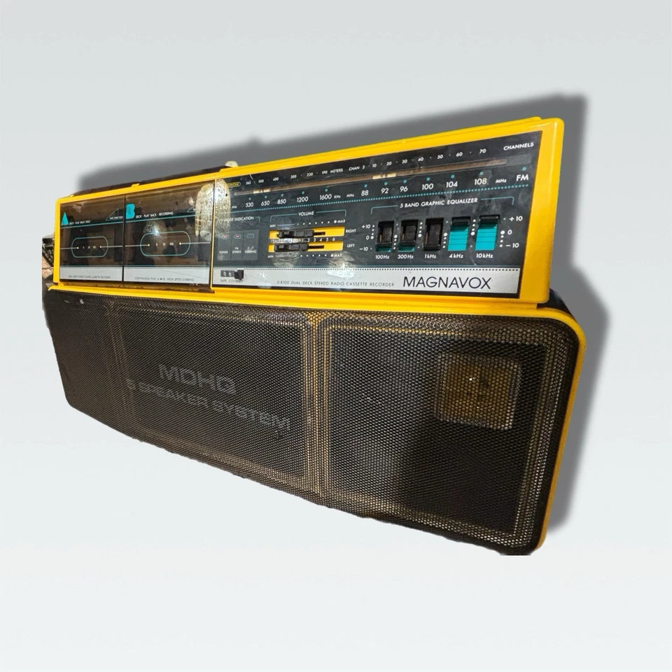 Boombox Magnavox D8300 - 5 altavoces - Cassette doble - AM/FM Ghetto Blaster Foto 4 de 4