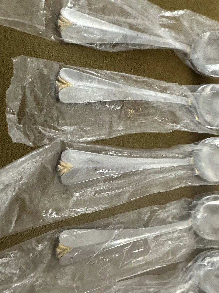 (7) Cucharas de sopa Rogers Co "Victoria" cubiertos de acero inoxidable Corea Stanley Roberts Foto 2 de 4