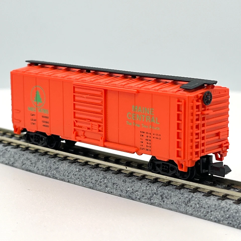 Model Power N Scale 3447 Maine Central 40 ft PS1 Freight Boxcar MEC 14785 - Image 2 of 4