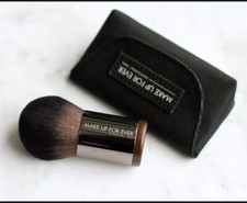 MAKE UP FOR EVER 124 Large Kabuki Brush with brush case 100 New