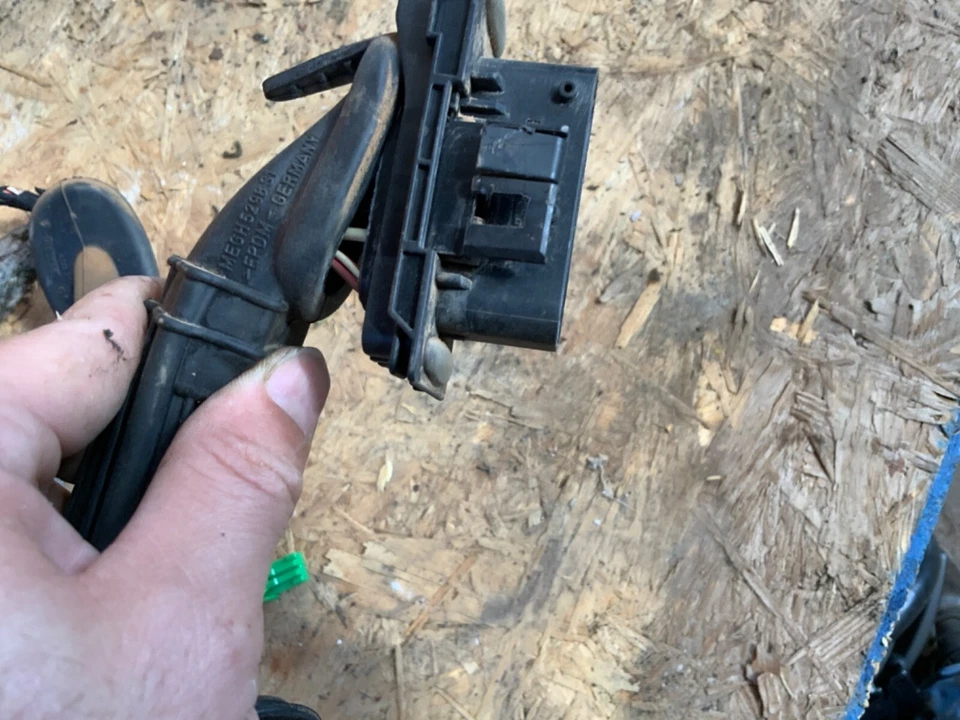 2007-2013 Volvo C30 T5 2 Door Right Passenger Door Wiring Harness 30658540-AF - Image 3 of 4