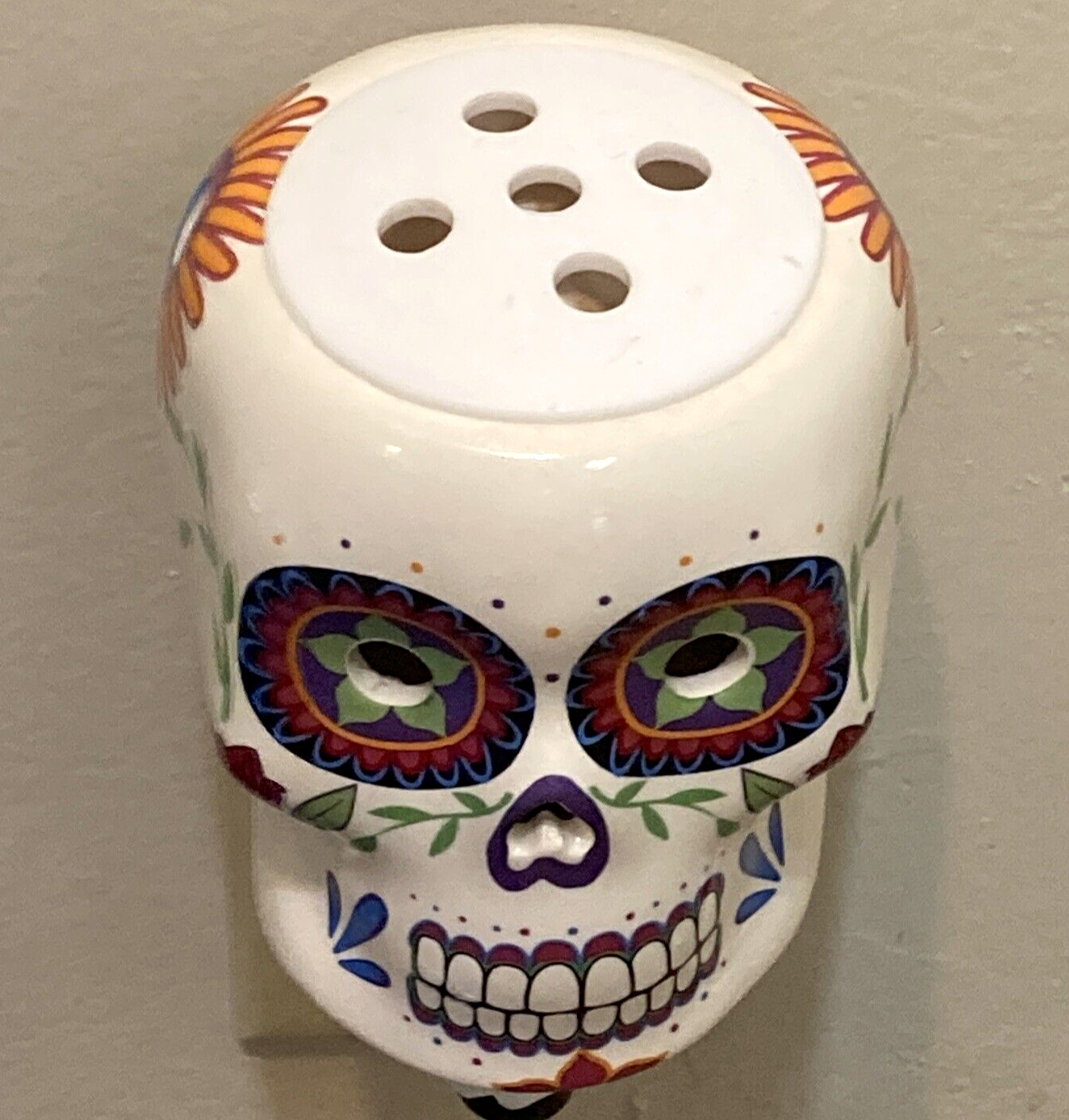 ScentSationals Day Of The Dead Skull Mini Plug In Wall Outlet Wax