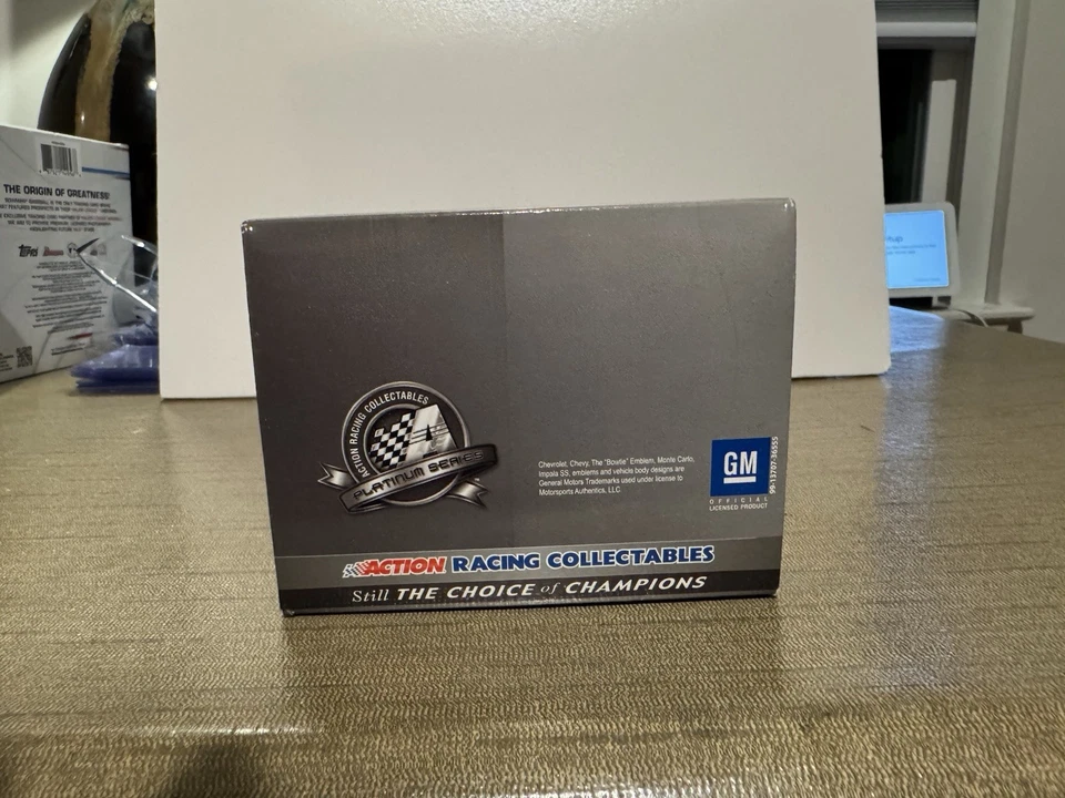 Jeff Gordon #24 杜邦 2009 Impala SS 压铸 1:24 1200 通用代理中 1/1 — 第 4/4 张图片