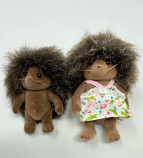 Sylvanian Families Calico Critters Hedgehog Mom and Child Mini Figures Animals
