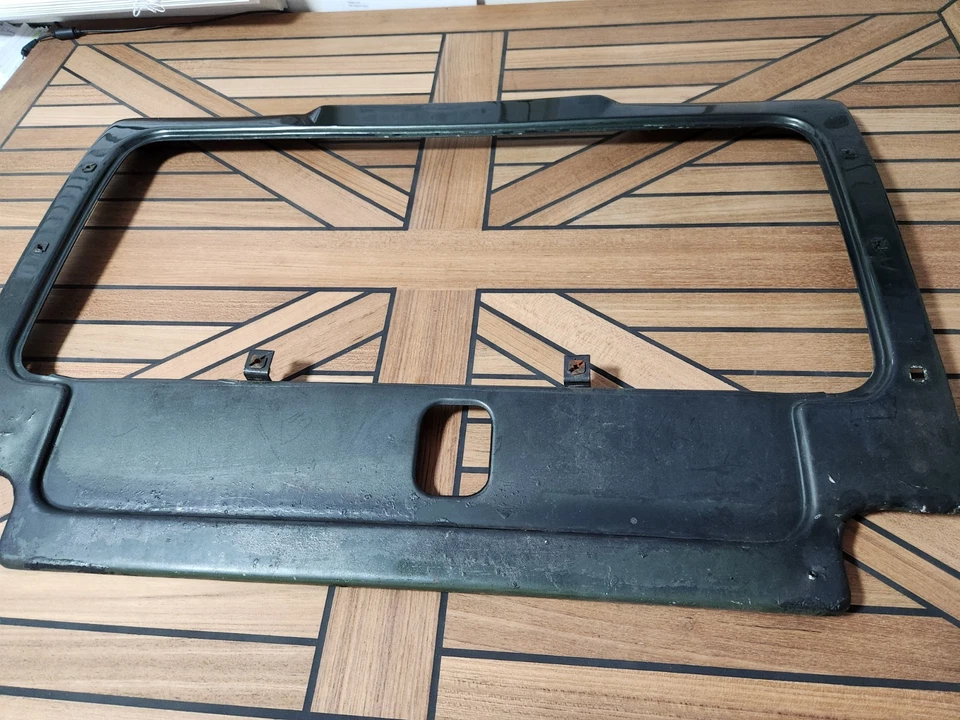 Land Rover Defender Front Radiator Grille Frame Green ASJ710060 - Image 4 of 4