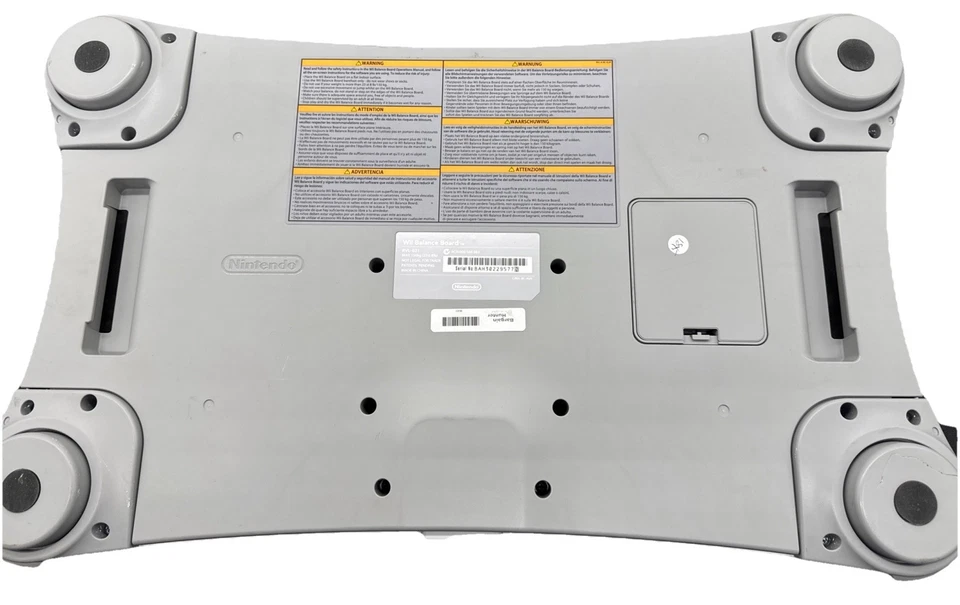 Nintendo Wii U /Wii BALANCE BOARD White In OK Condition Damaged Feet 8643 - Image 2 of 4
