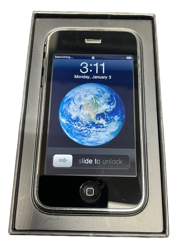 Apple iPhone 3GS - 16GB - Black (AT&T) A1303 (GSM) - Image 2 of 4