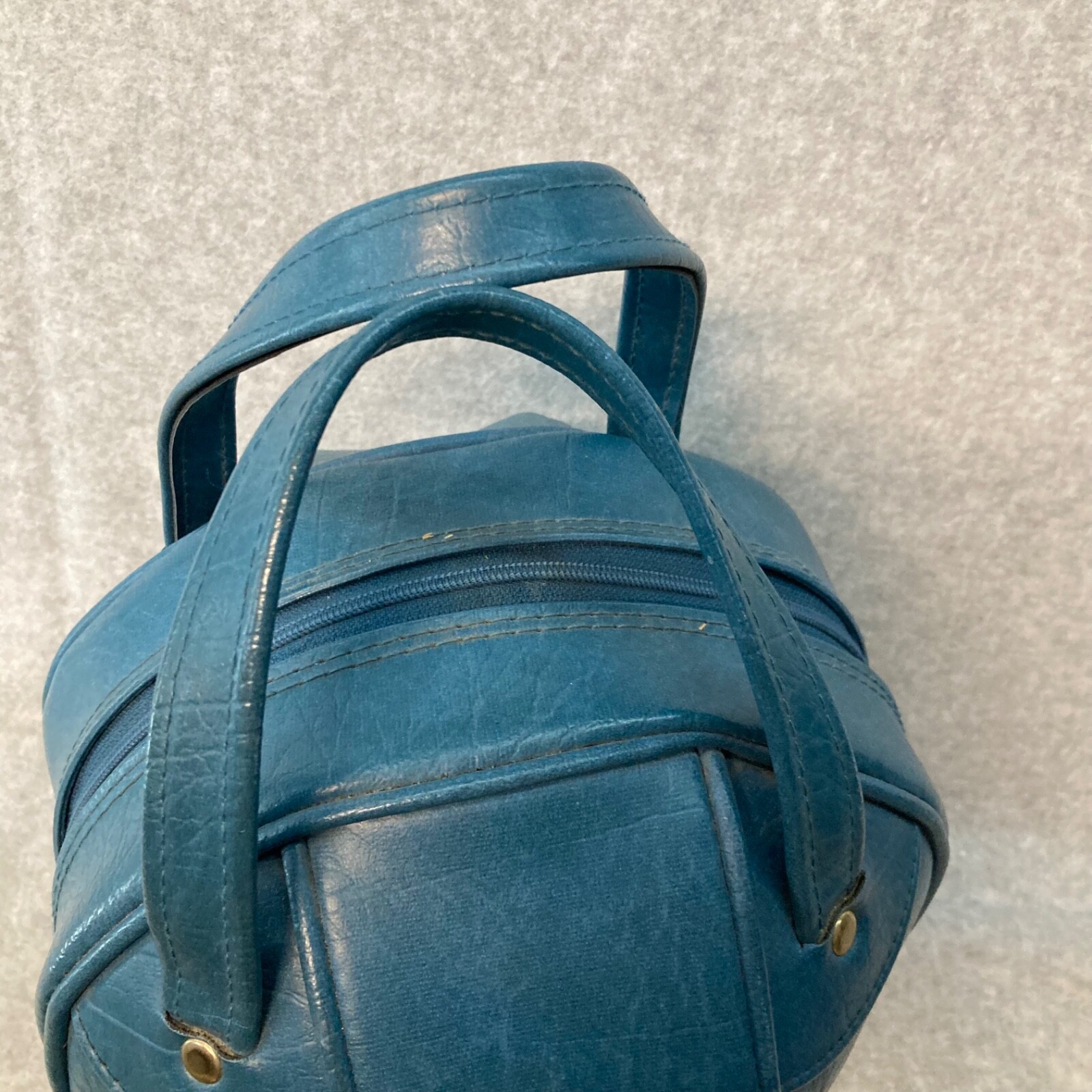 Vintage Blue Vinyl Globe Round Bowling Ball Bag Two Handle Zip Close