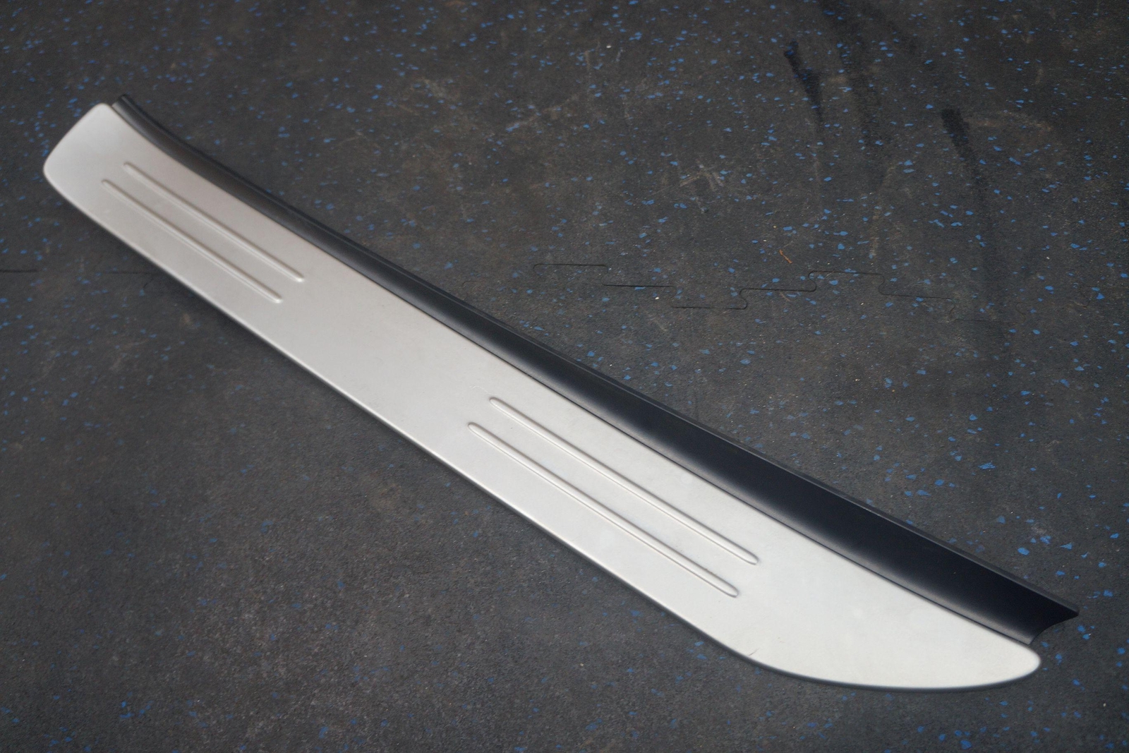 Door Sill Scuff Plate Trim Panel 51477200423 Oem Rolls Royce Ghost Series 2010