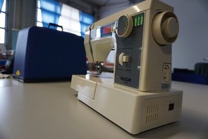 Necchi 559 Nähmaschine inkl Fußanlasser Und Koffer