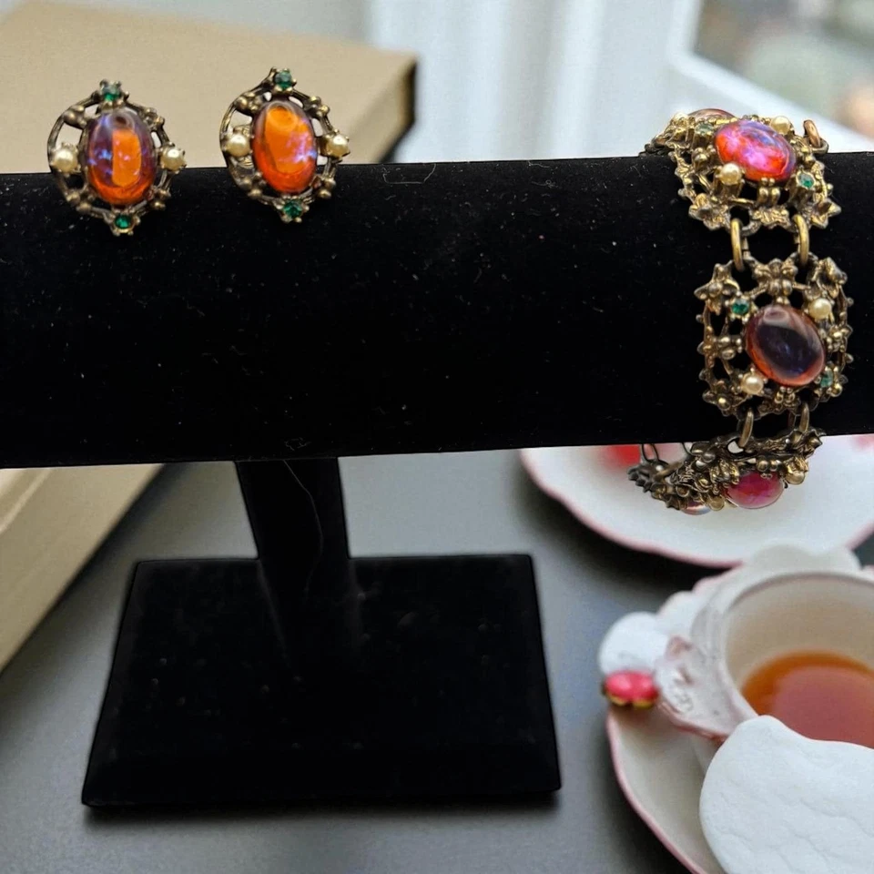 Vintage Aurora Borealis Opal & Emerald Glamour Bracelet Earrings Set - Image 2 of 4