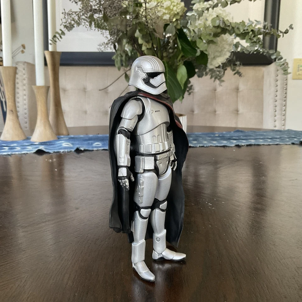 Figura de acción Hasbro Star Wars Elite Series DieCast Capitana Phasma | Tal cual Foto 2 de 4