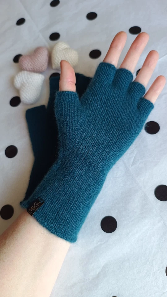 Halbfinger Handschuhe aus feinem Kaschmir. Handgestrickt. Einzelstück - Bild 3 von 4