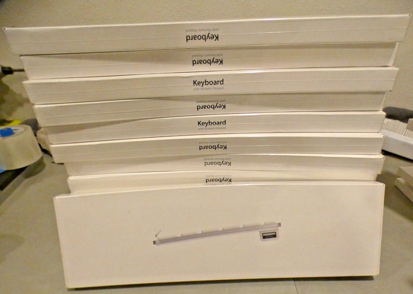 Apple A1243 MB110LL/A USB Wired Keyboard with Numeric Keypad