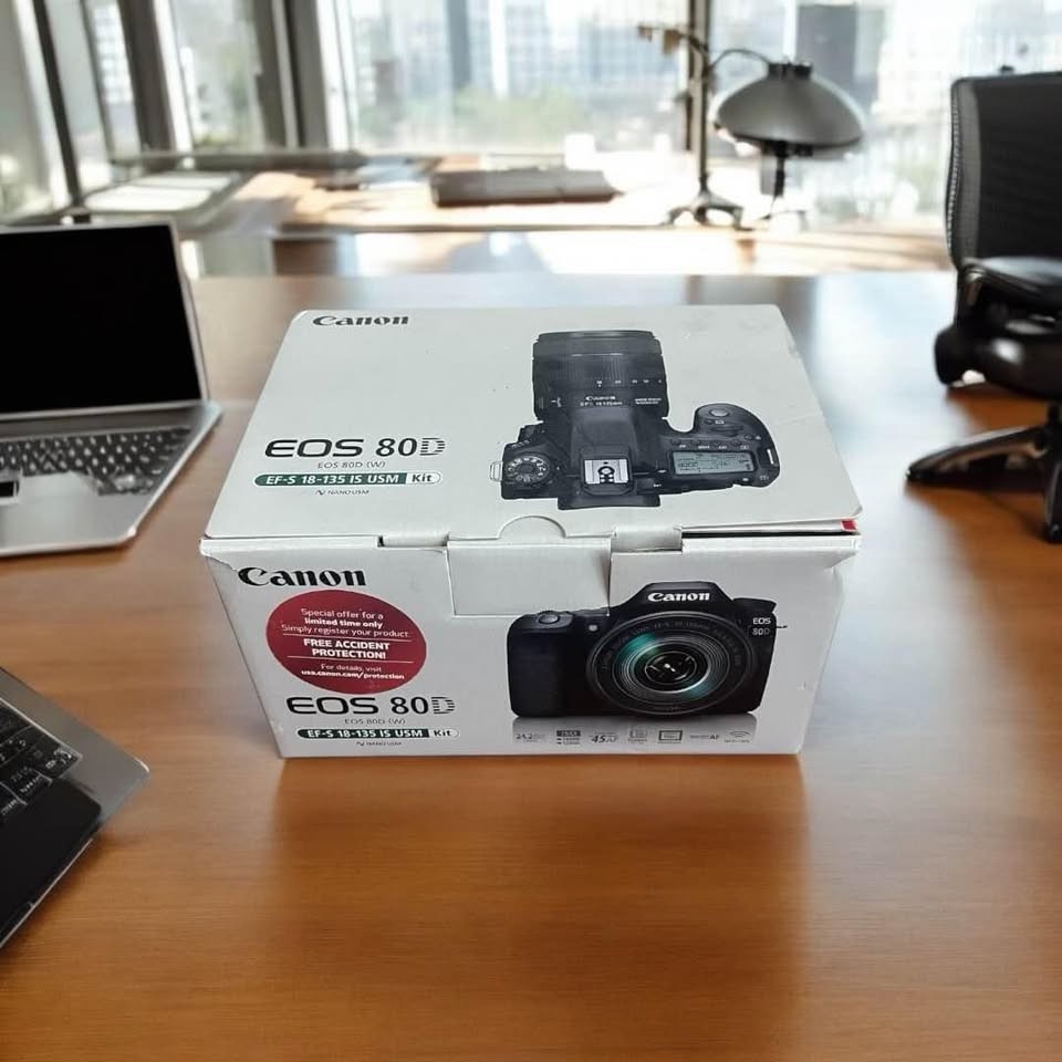 Canon EOS 80D 24.2MP DSLR Camera w/ 18-135mm IS USM Lens Kit Black