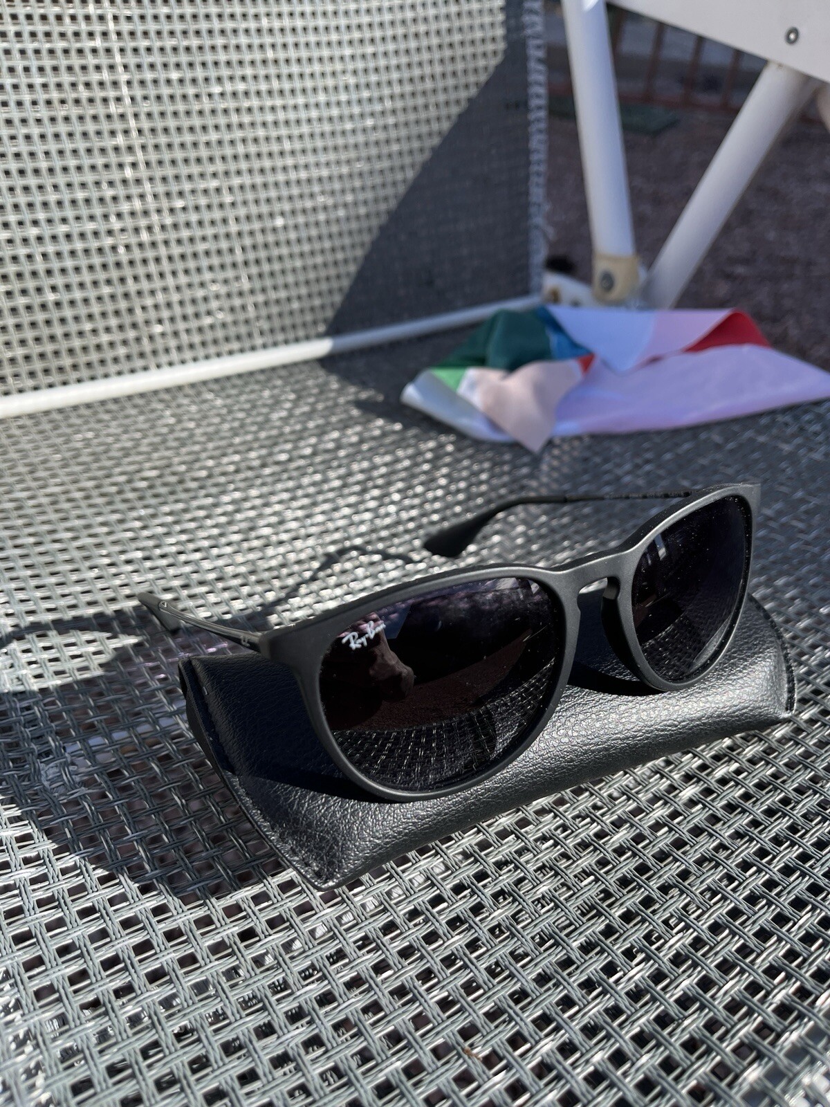 RAY-BAN RB 4171 ERICKA BLACK GRADIENT 100% AUTHENTIC NEVER WORN NEED GONE