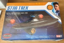 New Star Trek U.S.S. Enterprise NCC-1701 Model Kit With Base Polar Lights