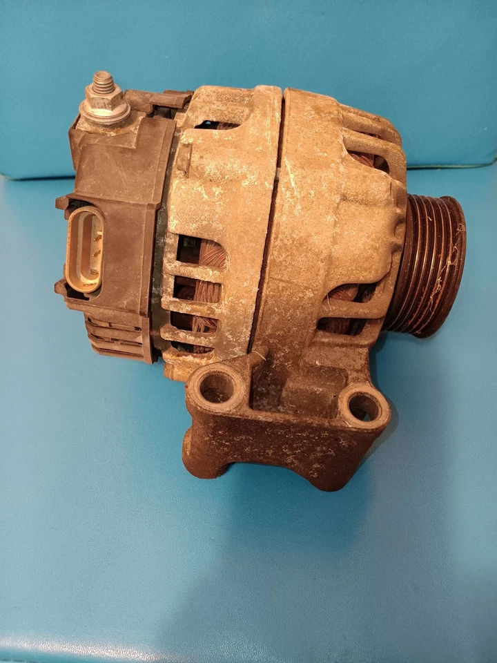 Alternador Chevrolet Colorado 2004-2006 OEM usado Foto 3 de 4