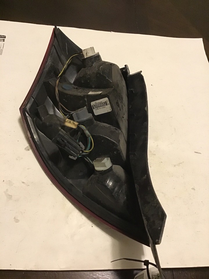 Oem Saturn Ion Right Passenger Side Tail Lamp 22723025 L16 Ebay 