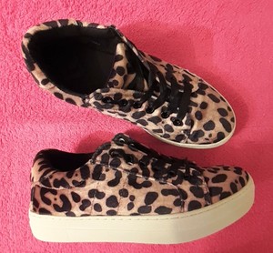 report leopard shoes