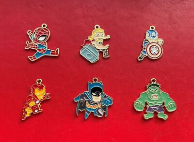 SUPERHELD CHARMS ANHÄNGER EMAILLE METALL BATMAN SPIDERMAN CAPTAIN AMERICA X 6