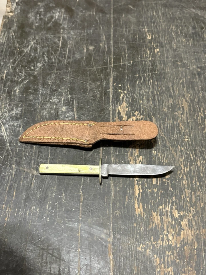 Faca e bainha Colonial EUA Vintage Mini Bowie 4” comprimento total Providence, RI - Imagem 2 de 3