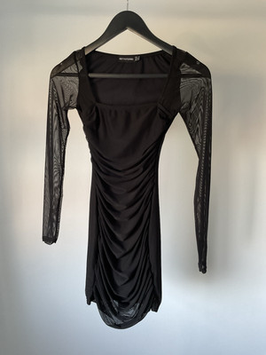 Pretty Little Thing Size Black Short Ruched Chiffon Dress Long