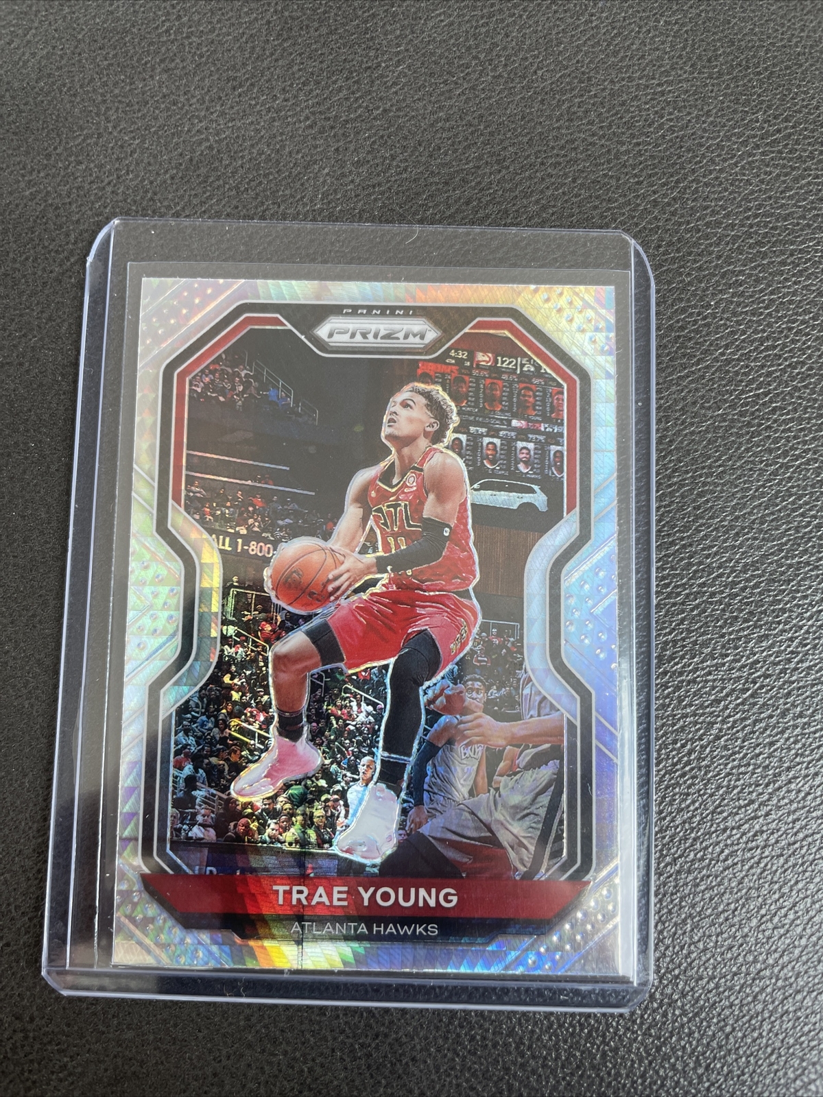 2020-21 Panini Prizm TRAE YOUNG Base HYPER PRIZM Hawks No. 64