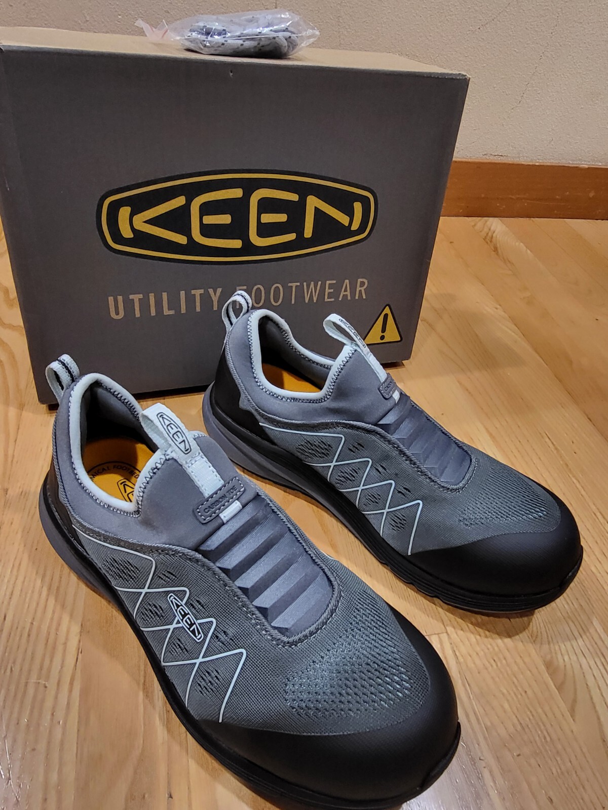 Scarpa da lavoro KEEN Utility donna Vista Energy Shift punta composita antiscivolo grigia 11 M