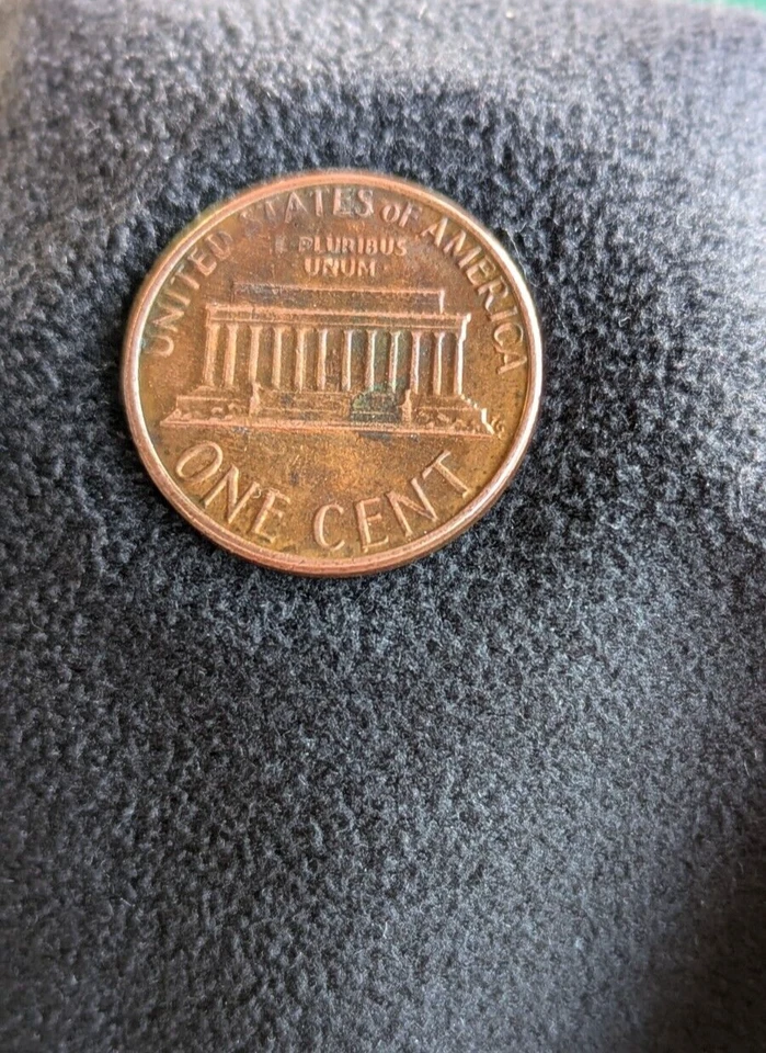 RARE ERROR 1982 PENNY NO MINT MISSING LETTERS AND ITEMS ALSO AN EYE DIE CRACK*** - Image 4 of 4