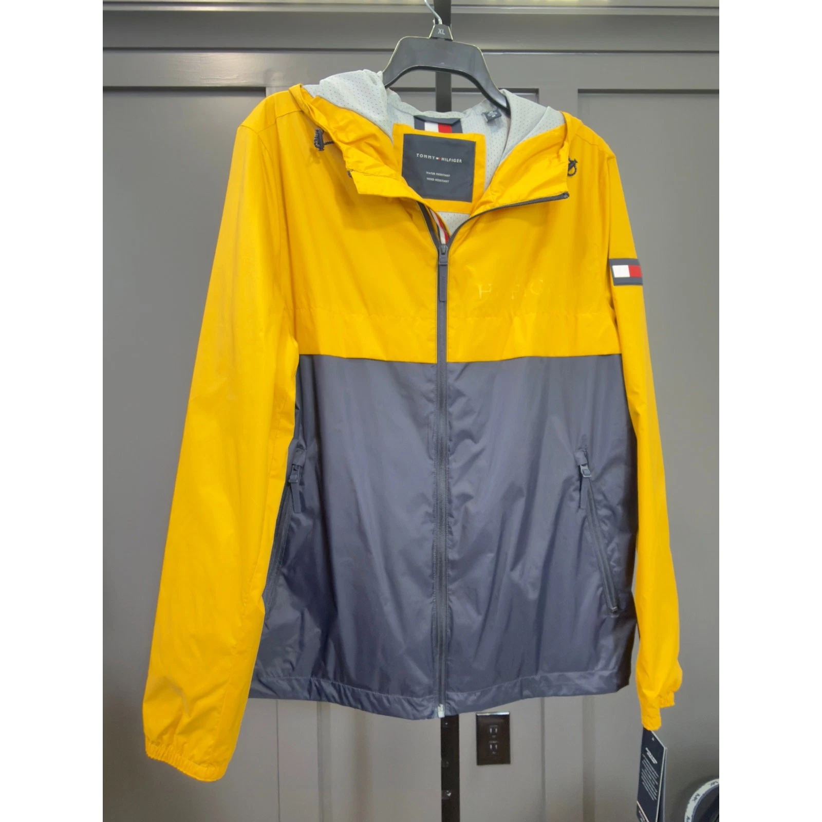 NWT Tommy Hilfiger Wind/Water Resistant Jacket