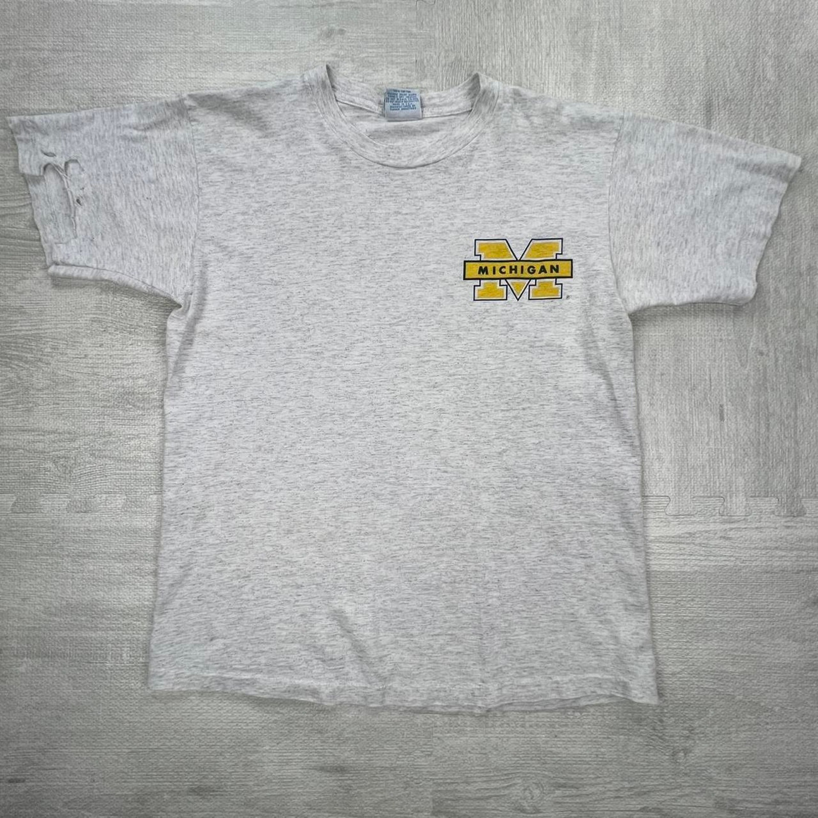 Vintage 90s Michigan Wolverines T-Shirt Tee Size: L Grey Blue Yellow NCAA