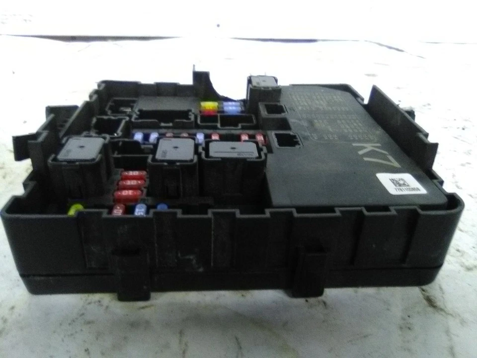 Nissan Armada 2018 caja de fusibles motor VIN A cuarto dígito VK56VD Foto 2 de 4