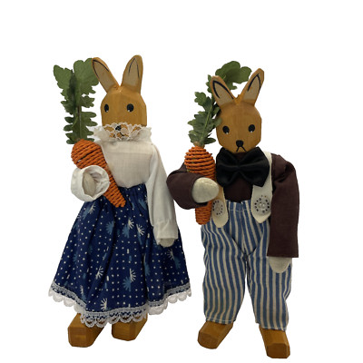 Hubao Carved Wooden Easter Bunny Rabbit Holding Carrots Figures Dolls *READ*