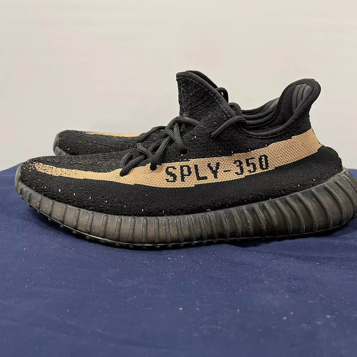 Size 9.5 - Adidas Yeezy Boost 350 V2 Core Black Copper Shoes Mens