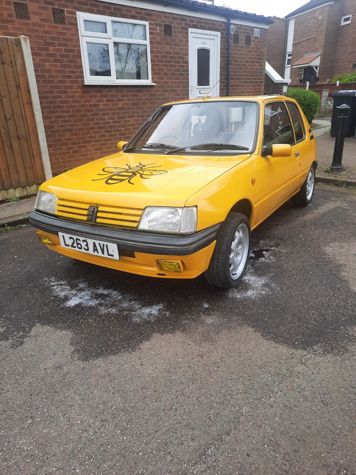 peugeot 205 diesel BUMBLE BEE. - Picture 1 of 20