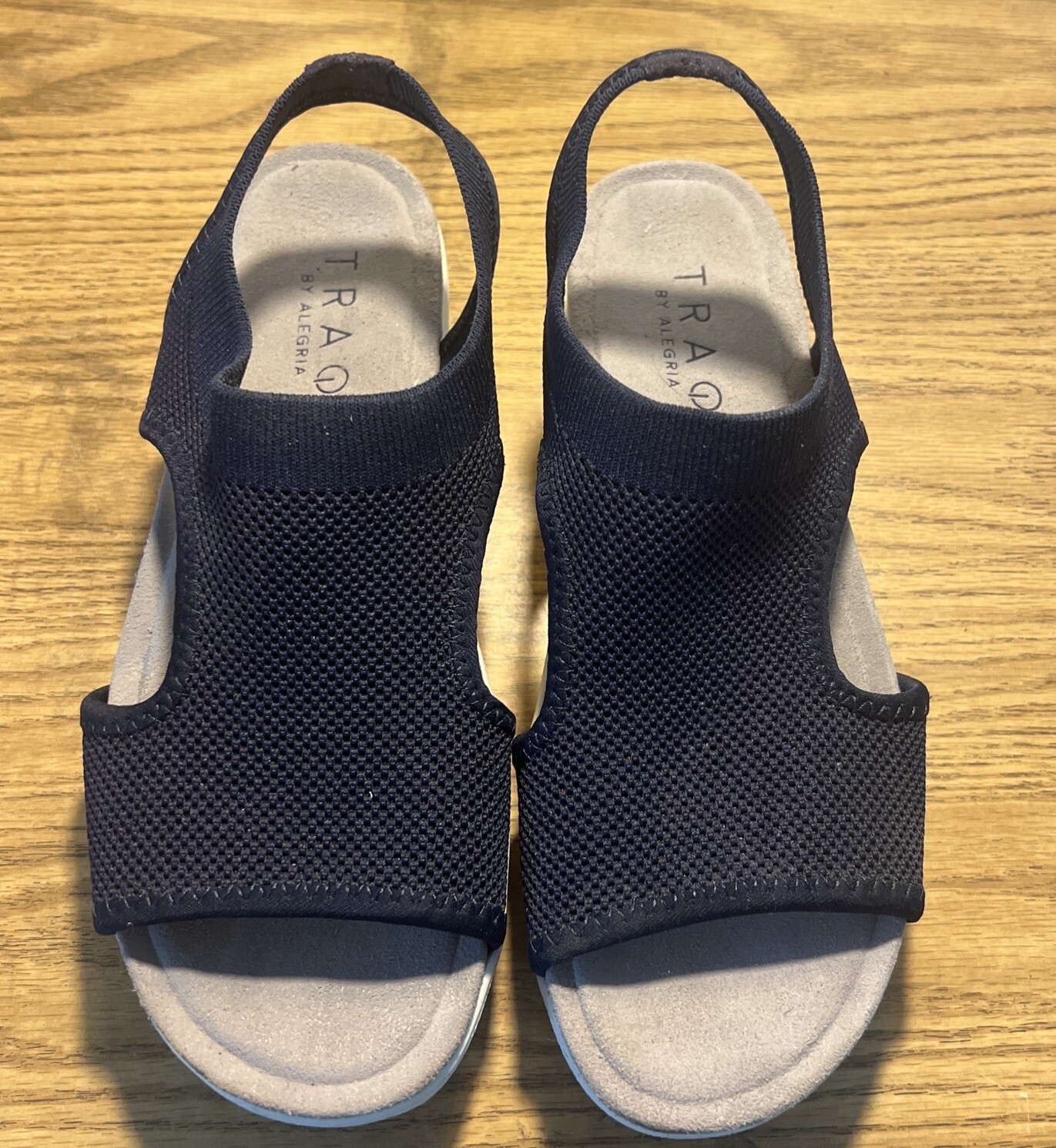 Traq by Alegria Qeen Womens Size EU 36 US 5.5-6  Navy Knit Sport Sandals