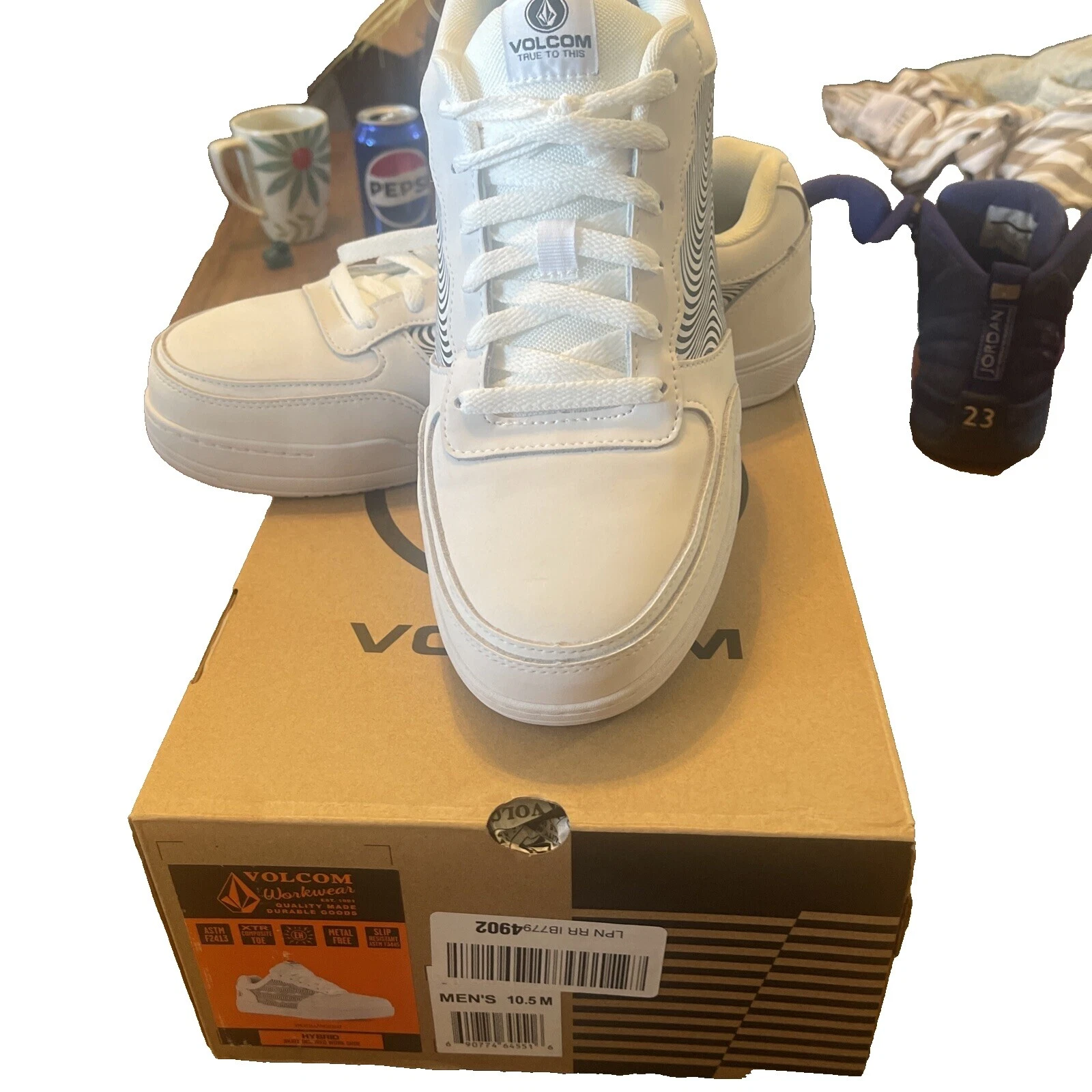 Volcom男式鞋面皮革休闲鞋