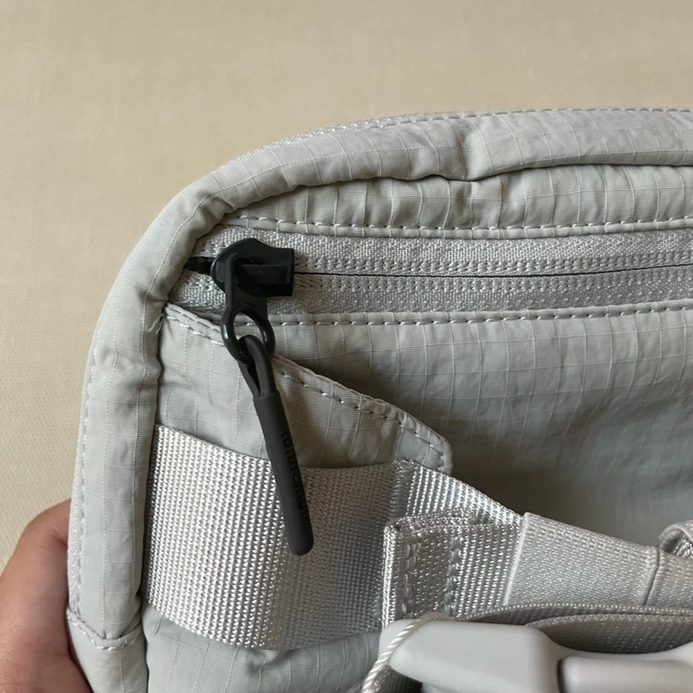 Everywhere Belt Bag Ripstop in Silver Drop