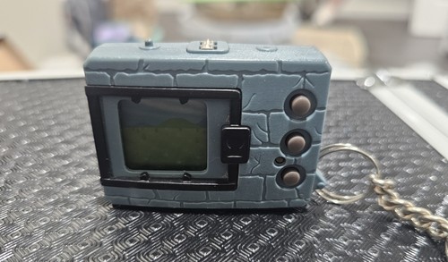 Digimon 1997 Virtual Pet Digivice Keychain - Picture 3 of 4