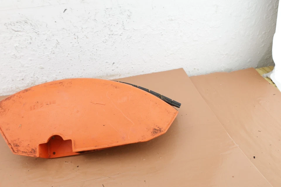 Deflector de césped Stihl FS 44 cuerda OEM 41197134500 Foto 3 de 4